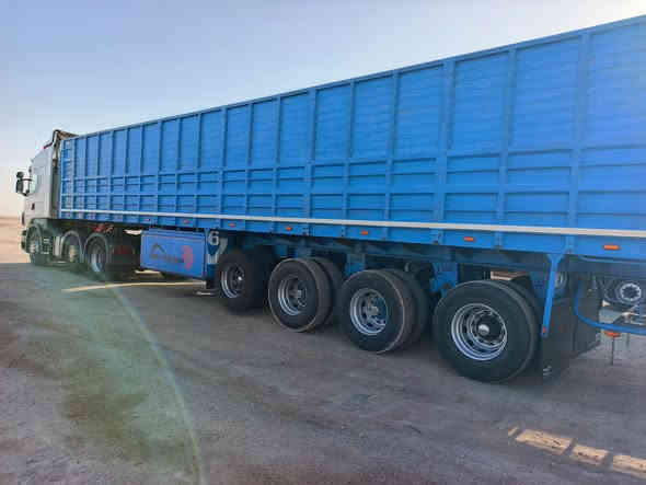 سلام عليكم عربانه جناب الطول 13/60 اربع محاور ارتفاع الجناب (١متر ٩٥) تخم تاير السعر ٢٣٥ كفاله عامه التصال ***********///***********
