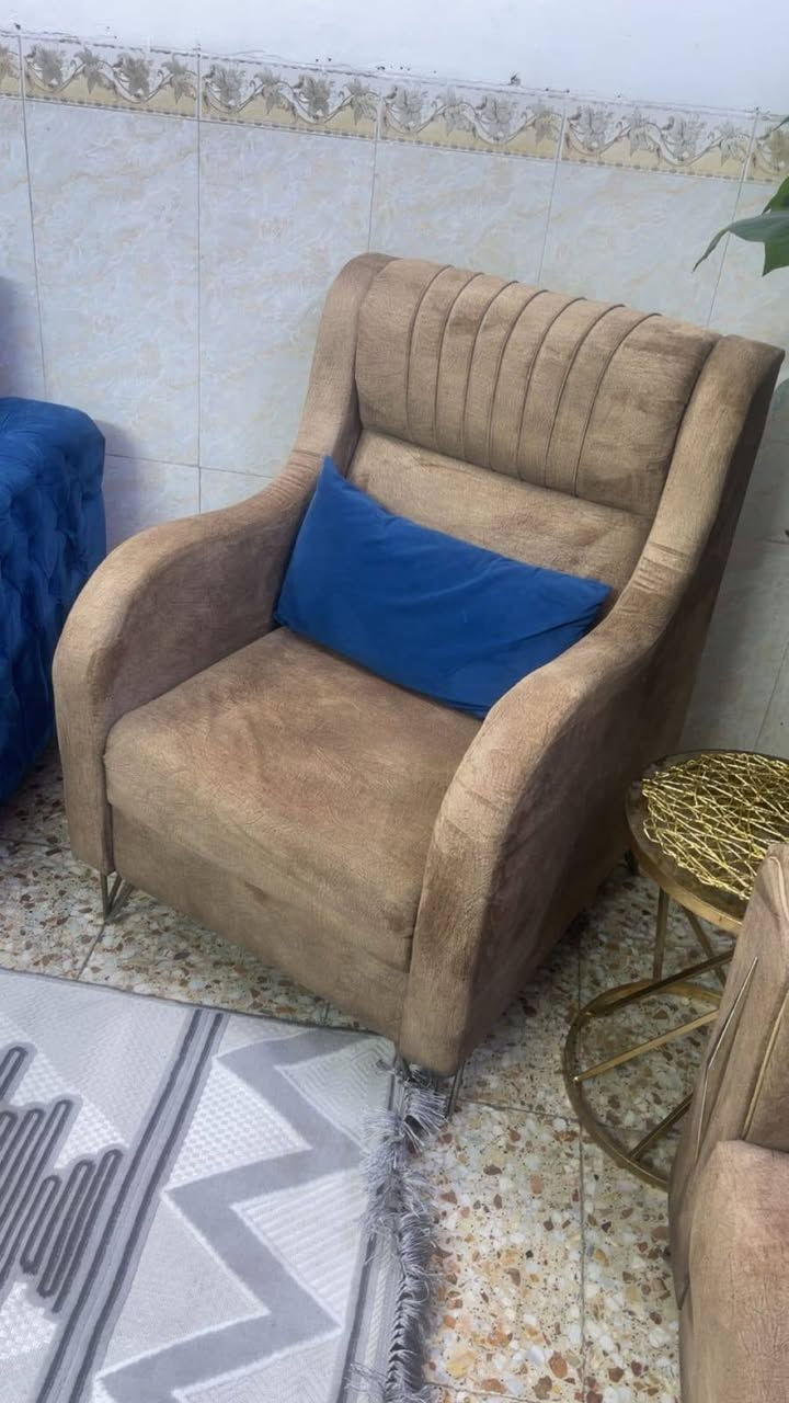 عشره مقعد… ثكيل مو سوكي  تفحص قبل الاستلام  سعره 235. ...*********** واتساب
