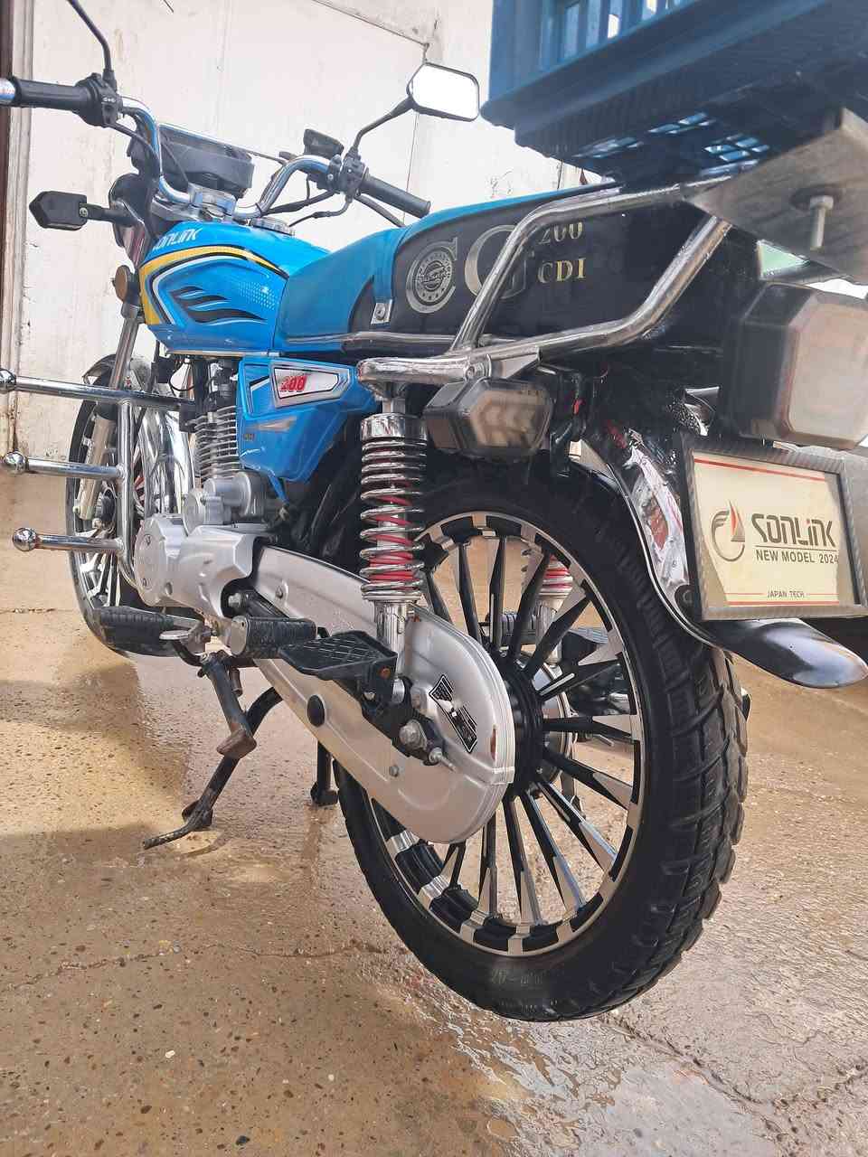 دراجه للبيع 24 شكل 25  كلها عل بلاد السعر 700وبيها مجال شويه


**إذا كنت صاحب هذا الإعلان وتريد حذفه لأي سبب، رجاءا أرسل رسالة إلى الدعم الفني**