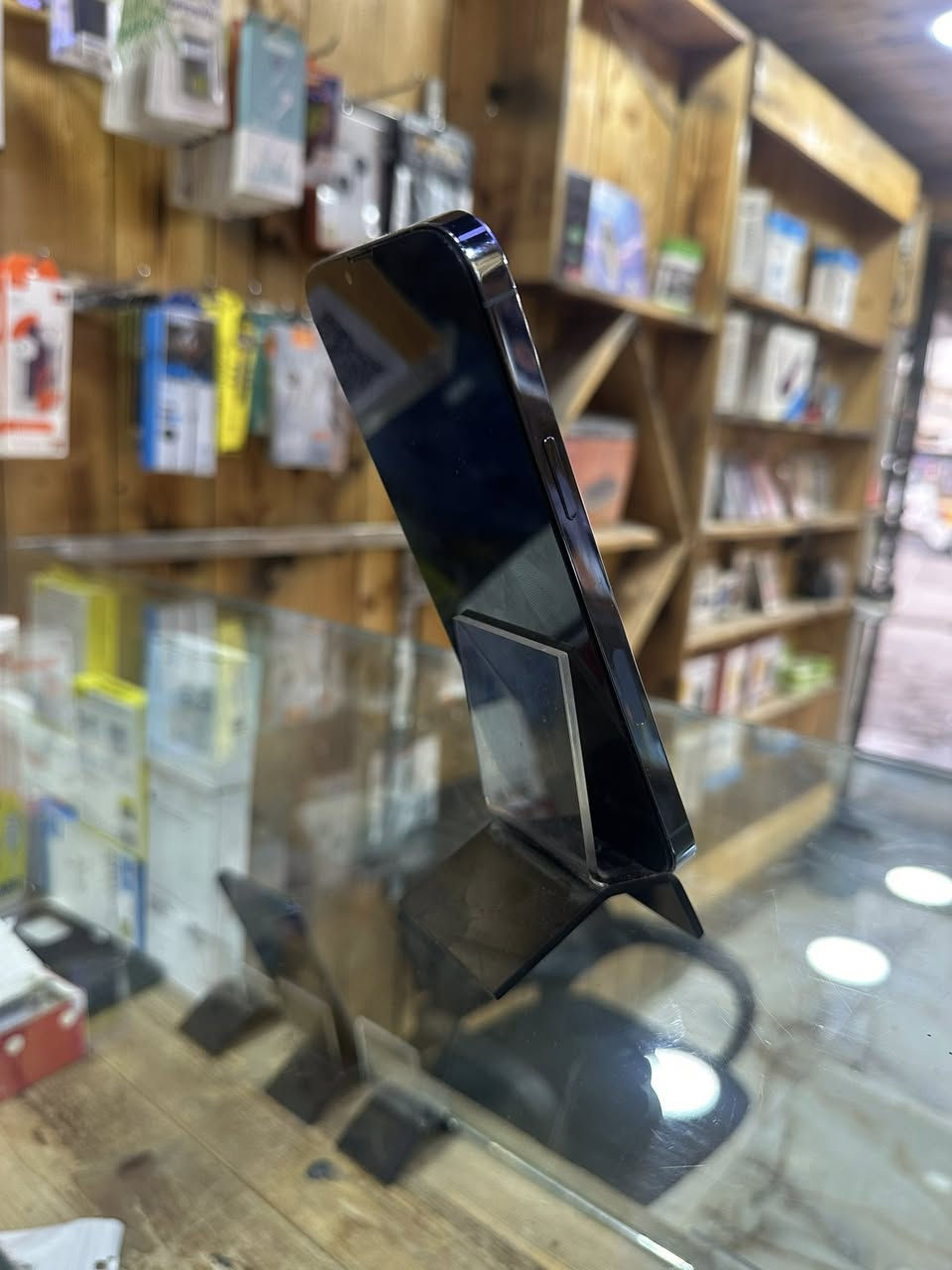 ايفون١٣ برو ماكس
مبدل شاشه مع بطاريه 
الفيس ايدي متواقف
الكامره الخلفبه دقتهه ضعيفه
ذاكره ١٢٨
السعر ٢٥٠ الف
عنوان المحل حي التراث  قرب سوق التراث
***********
