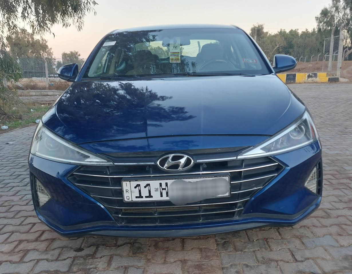 السلام عليكم إخوتي الأعزاء 
للبيع هونداي النترا موديل ٢٠٢٠ وارد أمريكي رقم بغداد هزة ورقم الدولي الجديد السيارة بيها صبغ قطع بدون دواخل اثر شخوط السيارة نصبتها كلش حلوة السونار مرفق مع الصور السعر ١١٧ ورقة مكانها بعقوبة للإستفسار ***********
