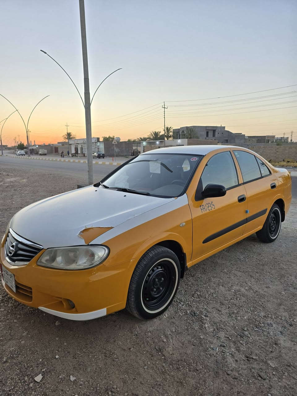 سلام عليكم للبيع سني مؤسسة 2011 بيها جاملغ الخلفي صبغ 
سياره جاهزه من كلشي دوشمه كشنات ا ارضيه تبريد ثلج تخم تاير  محرك بلادي 1600 ماشيه 300تحويل مباشر السعر 83  بيها مجال مكاني الانبار هيت ناحية الفرات لاستفسار ***********
