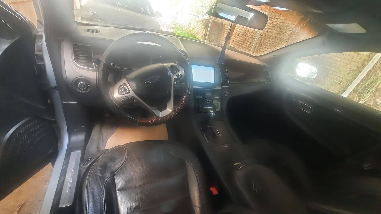 فورد تورس 2013 لمتتد رقم واسط
وارد حادثها خلع طبلة صفحة السايق
ماشية ٢٩٧كيلو 
السيارة بيها صبغ بنيد بسبب الجراد والدعامية الامامية
للامانة مبدل بيها باب السايق والخلف والجاملغ الأمامي  اكيد بلاد بسبب ابو سايبة اخذها صفح واكيد التبديل افضل بلادي ورخيص
السيارة نظيفة فقط تريد ادامة الصدر ودرايم شفت صفحة السايق 
كل كهربائياتها شغاله لا سيرفس ولا اي شي
كهربائيات وتبريد بلاد
شرط تيب ما تلكي بالسيارة كل الفيش والكهربائيات بلاد
شاشة جبيرة
دواخل صاجي 
انارة داخلية ملونة بيبان +مقاعد
كامرة خلفية 
حساسات
تحديد سرعة 
نظام صوت سوني بلاد ٧ سماعات
تحكم تبريد لمس
ويل حجم ١٩
تبريد 
انسه شي اسمه حماوة سيارة بلاد راديتر ونظام التبريد
بغداد المنصور
السعر 95$ 
***********
