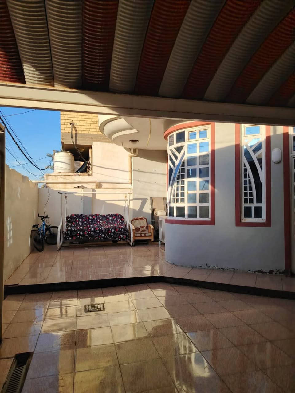 للبيع بيت طابو صرف مساحة 220م #طابق_واحد
ام الهوى الجديده مقابل شارع الباشا قريب على الشارع الرئيسي
استقبال و هول و صاله و مطبخ غرف نوم 2 وصحيات خارجيه وداخلية و مناور و طارمه و كراج سيارة
البناء طابوق السقف مسلح السطح فرشي البيت نظيف جدا و مناقصه اي شيء للاستفسار مراسلة الصفحة او على الرقم
المهندس حسين الاعرجي  ***********
