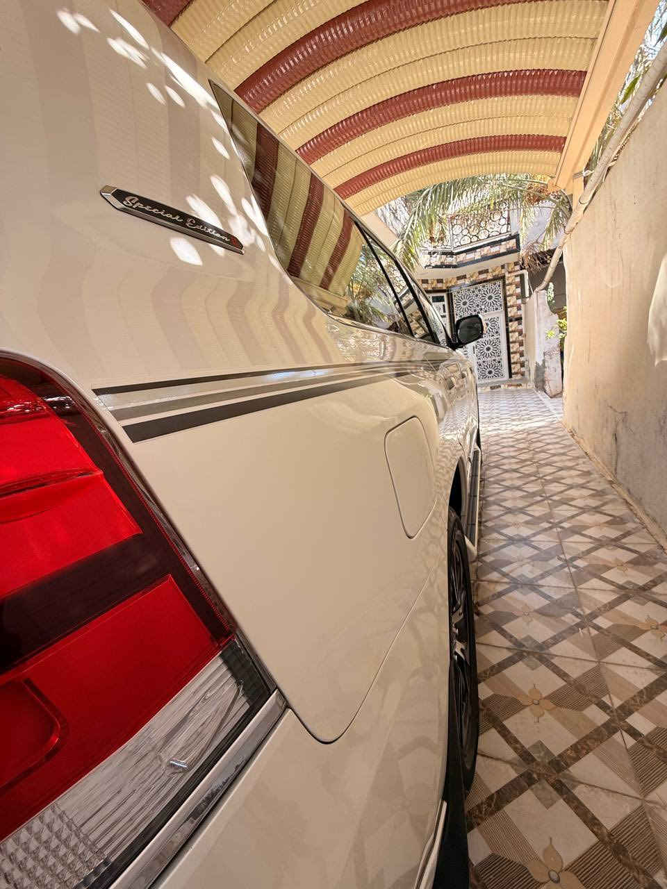 سلام عليكم لاندكروز موديل 2021 فول مواصفات مكفوله كفاله عامه ماشيه 35 الف حقيقي سياره جديده بمعنى كلمه للاستفسار اكثر السعر : ٦٠٠ورقه يعني (٦ ) دفاتر 
*********** 
مكان ديالى / بلدروز
