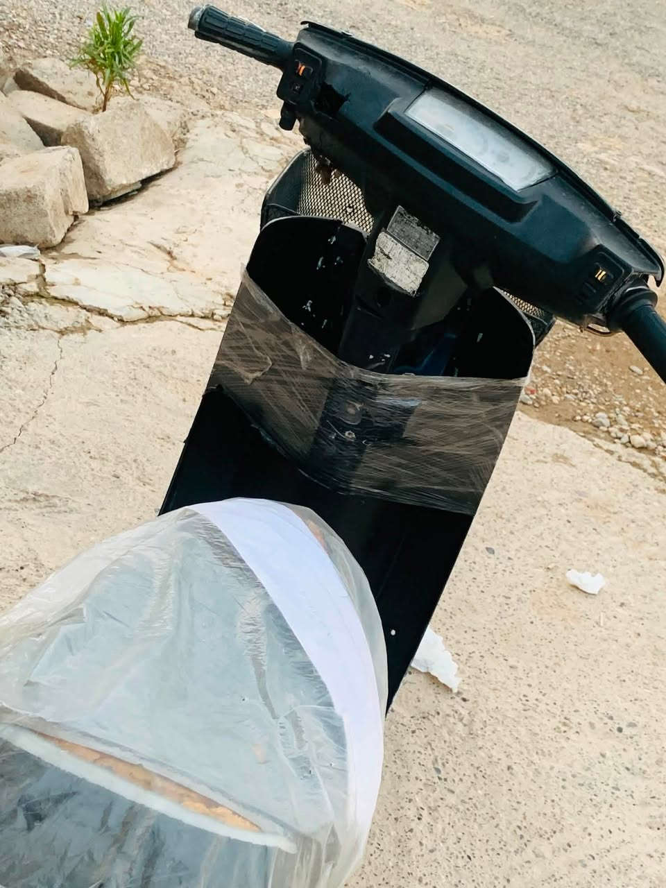 سلام عليكم ماطور ياماها زنجيل للبيع ماطور نضيف وشغال كلو محرك نضيف ويرمنيه شغاله بس باتري ماطور كامل مكمل جاهز تايرات كابريته كلو جديد السعر بلاش (100) وبي مجال للطيبين للاستفسار ***********//*********** 🌹 🌹
