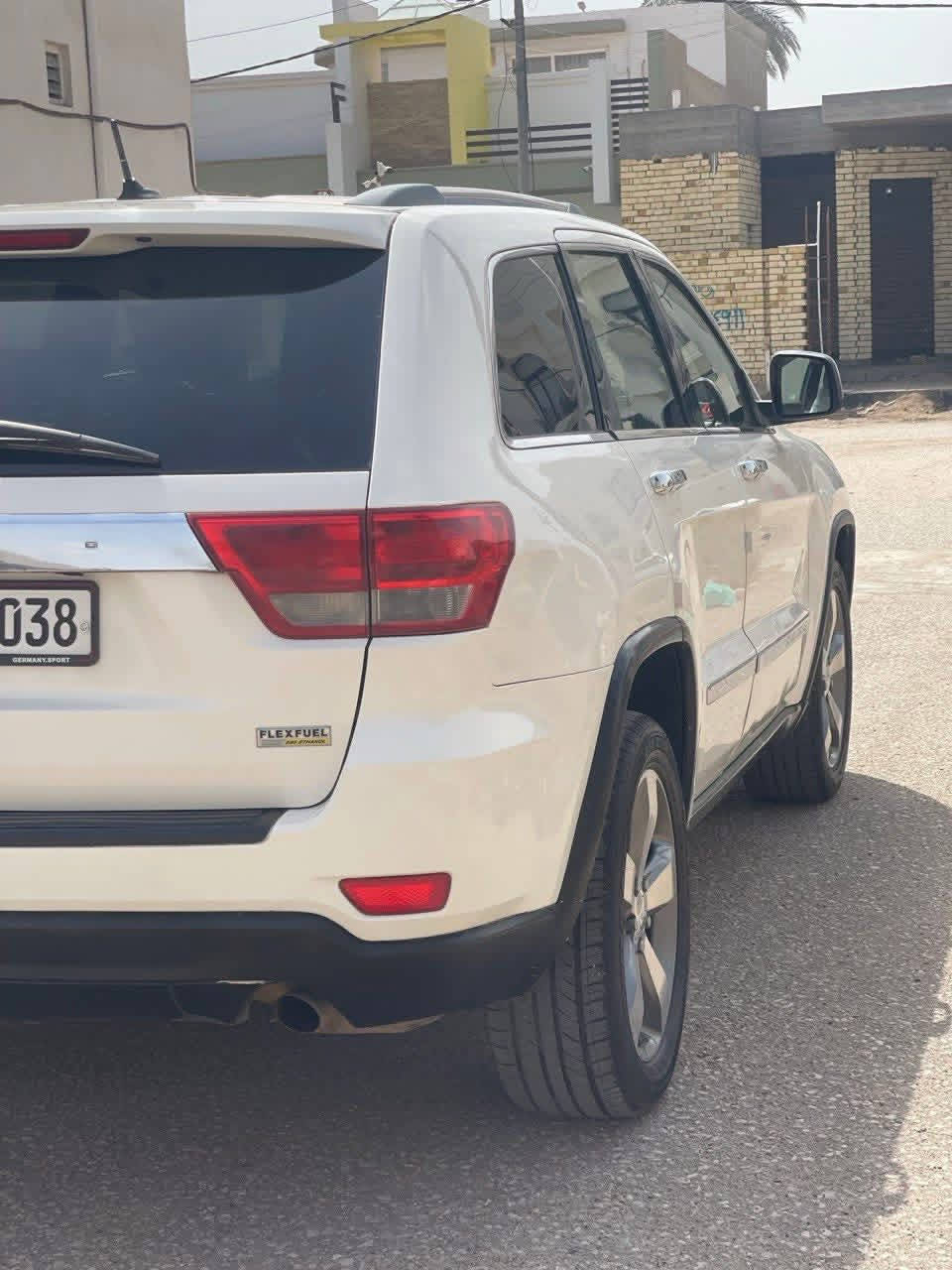 السلام عليكم
للبيع فقط

للبيع جيب گراند شيروكي موديل 2012🇺🇸

رقم اربيل انگليزي بأسمي 

فول مواصفات عدا الفتحه 

بصمة تشغيل واطفاء 

شاشه اندرويد وكاميرا خلفيه

ويل حجم 20 

كشنات كهرباء

دوشمه الداخل جديده ببغداد بالنواب 

تخم تاير حداديه أماميه وخلفيه كله جديد 

السياره داخله للعراق كلين 

وصارت بيهه دحچات بسيطه وشخوط بالعراق وع اثرهن صار بيهه صبغ بسيط بدون ايرباك والسونار مرفق بالصور 

السياره مال جناي وخسران عليهه مابيهه كل نقص متخسر عليهه الف 

العنوان: بابل-الحمزة الغربي 

للاستفسار مراسلة الصفحه او الاتصال ع الرقم:***********
