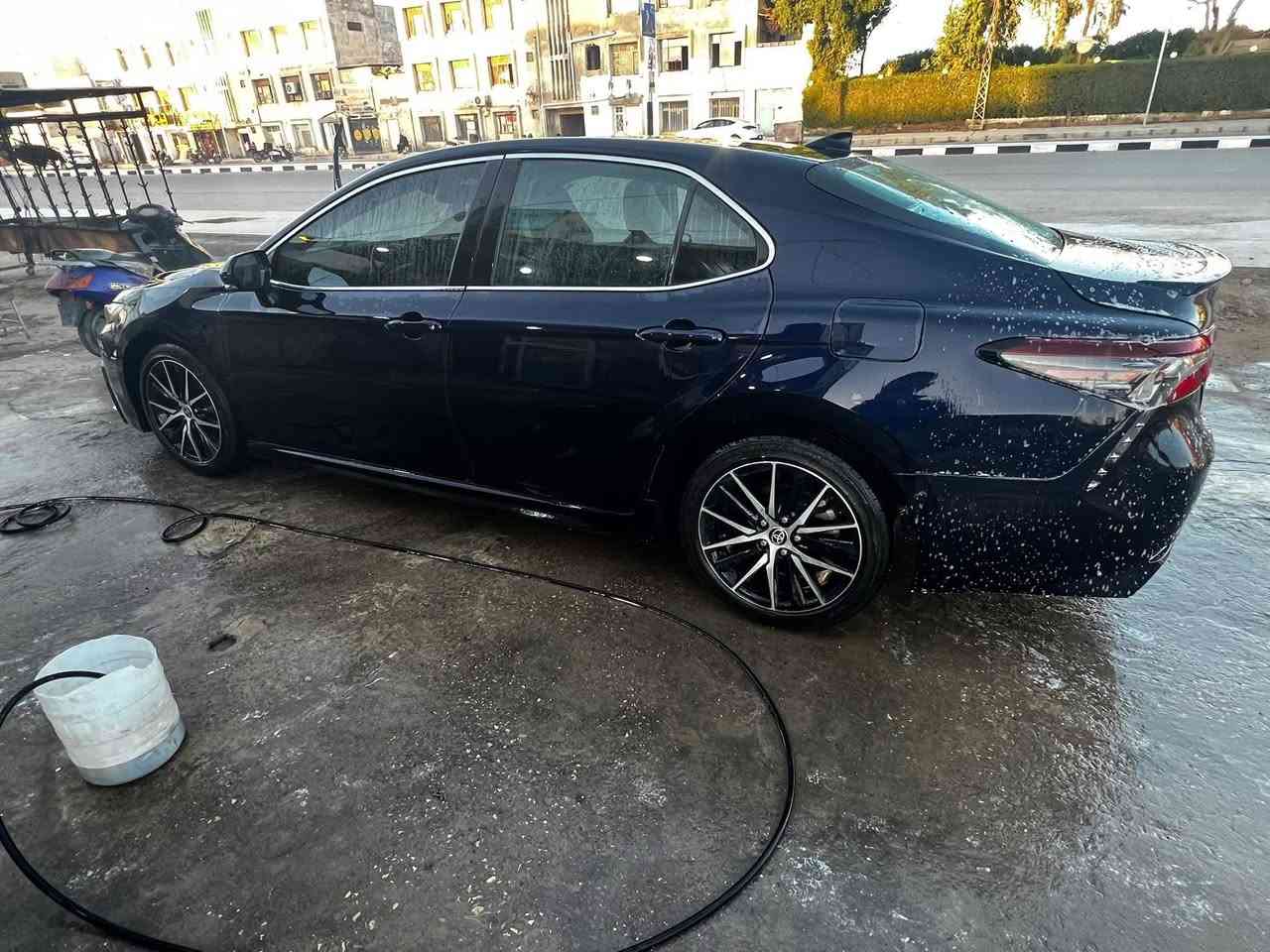 Toyota CAMRY 2022 SE
‎

‏‎حجم المحرك 4 سلندر (2.5L). ‎

فتحه

‏‎رادار أمامي(تحديد مسار)

‏‎رادار جانبي (نقاط عمياء)

‏‎رادار خلفي(التحذير من الاصطدام)

‏‎تحكم وضعيات القيادة Drive Modes 

‏‎اوتو هولد(Auto Hold)

‏‎تحكم وضعيات القيادة ECO,NORMAL,SPORT

‏‎مانع انزلاق+ABS

‏‎منافذ AUX+USB

‏‎حساسات خلفية+كاميرا

‏‎صندوق كهرباء

‏ ‎ كشنات جلد
ماشيه 35 الف 
                                                                كشنات كهرباء

                                                          تحكمات استيرن      

‏‎وبقية المواصفات المعروفة se

📍ضرر جاملغ امامي وربع بنيد  وجنطه خلفيه بدون دواخل بدون شاصي 

بدون ايرباك 

***********
***********
السعر 185

