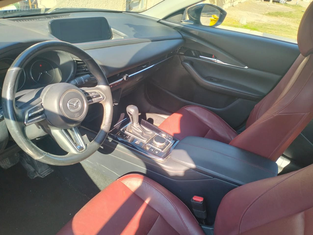 Mazda Cx-30 sky active
الموديل : 2023

اللون : فيلي 

المحرك : 2.5 Turbo

 ماشية 6000  كيلو متر*

 حادث: جهه السايق مصبوغه وبنيد مبدل أصلي بيها تصليح شواصي تفاصيل اكثر صور الحادث على الخاص   
  
المواصفات : فول مواصفات 

⭐️ سلايد روف(فتحة)  

⭐️ دفع رباعي 4×4 .

⭐️ زنون الايت مع الكشاف .

⭐️  لايت LED .

⭐️  نظام التوقف الذاتي الخلفي 

⭐️ تشغيل عن بعد .

⭐️ مقاعد جلد رياضية ماروني 

⭐️ المقاعد الاماميه تدفئة . كهرباء

⭐️ تدفئة ستيرن . 

⭐️ نظام خرائط  GPS . 

⭐️ حساسات امامية وخلفية .

⭐️ كاميرا خلفية دواره 

⭐️ تبريد خلفي.

⭐️ اشارة جانبيه بالمرايات

⭐️ هاند بريك كهربائي . 
 
⭐️ مرايا بخاصية التعتيم الذاتي 

السعر 16,500  $ الف دولار

 ⭐️- مكان السيارة بغداد اليرموك

***********📲
