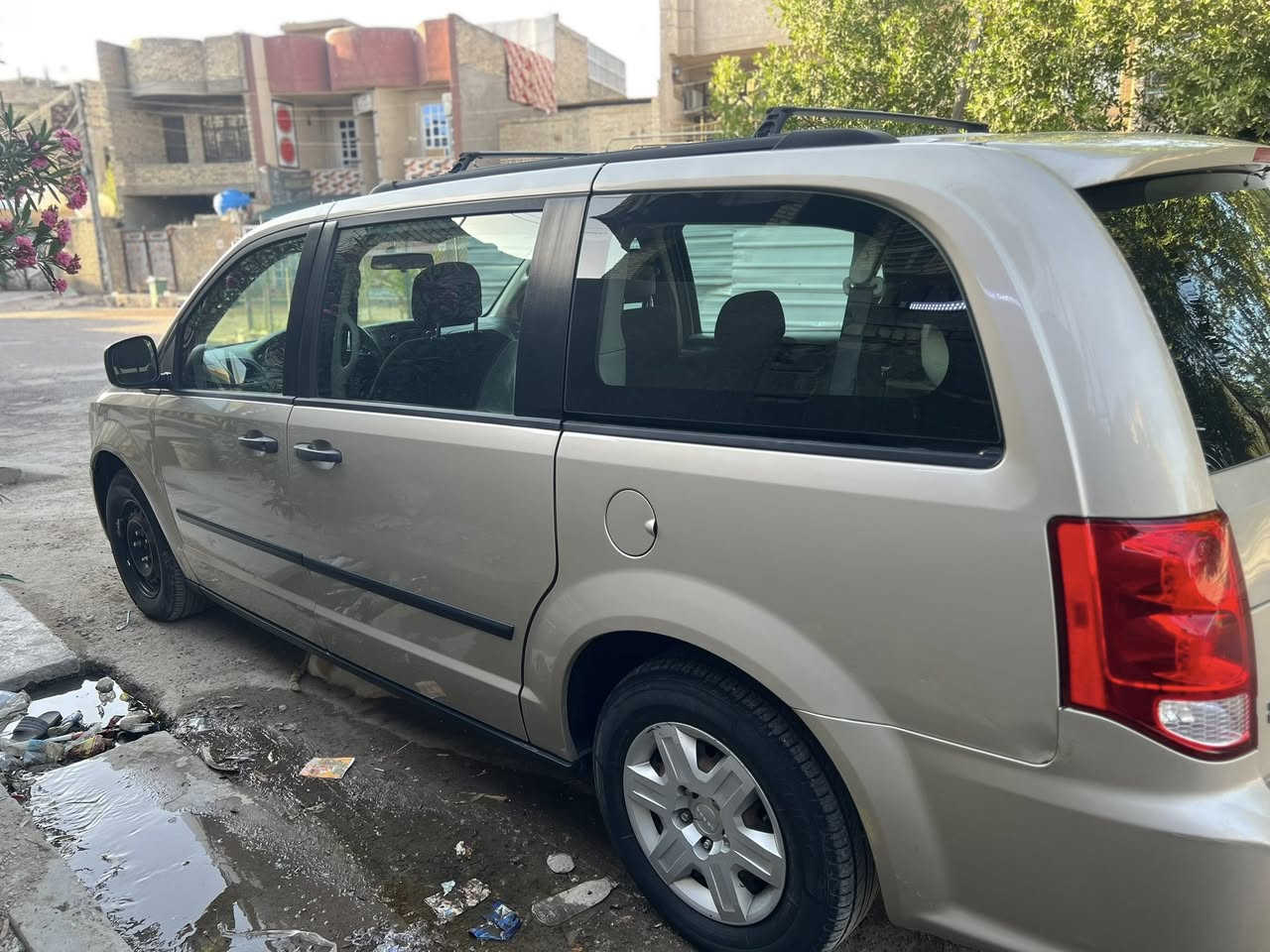 السلام عليكم دوج كراند كرڤان 2012 وارد كندي
محرك 6 سلندر   تبريد قطعة وحدة   
7 راكب  
لون ذهبي 

رقم بغداد دولي   
السعر  123 ورقة بيه مجال قليل  

العنوان بغداد

مكلف ب نشر
استفسار  رقم 
***********
