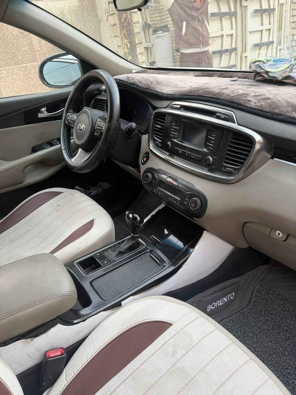 سورنتو موديل 17 ماشيه 170 مواصفات فتحه بصمه حساس امامي خلفي كامره خلفيه مكفوله عده شي قليل بارد بجاملغ السايق وسونار جديد ماخذه موجود السعر 220  رقم ***********
