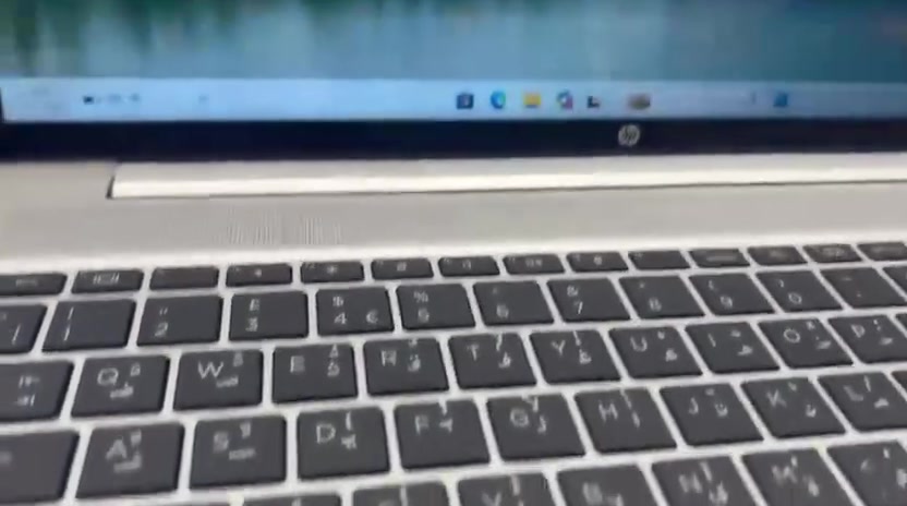 سووبر سلم 🔥

HP ProBook 450 G8

💯 نسبة نضافة عالية جداً

📌 المواصفات:
⚙️ المعالج: Intel Core i5 الجيل 11 فئة G7 (أداء سريع وممتاز للشغل والدراسة)
🧠 الرام: 8GB DDR4 قابل للتطوير
💾 التخزين: 256GB SSD M.2 سريع وقابل للتطوير
🎮 كرت الشاشة: Intel Iris Xe Graphics 
🖥️ الشاشة: 15.6 إنج Full HD – صورة واضحة وألوان جميلة

🔌 المنافذ:
USB ×3 + USB-C (يدعم الشحن والعرض) + HDMI + LAN + مدخل سماعة

🔐 المميزات:
✔️ بصمة إصبع (Fingerprint)
✔️ تصميم سوبر سلم وأنيق
✔️ شحن تايبسي 
✔️ بطارية جيدة للاستخدام اليومي(تدوم 5 ساعات)
السعر 425.000 ألف


**إذا كنت صاحب هذا الإعلان وتريد حذفه لأي سبب، رجاءا أرسل رسالة إلى الدعم الفني**