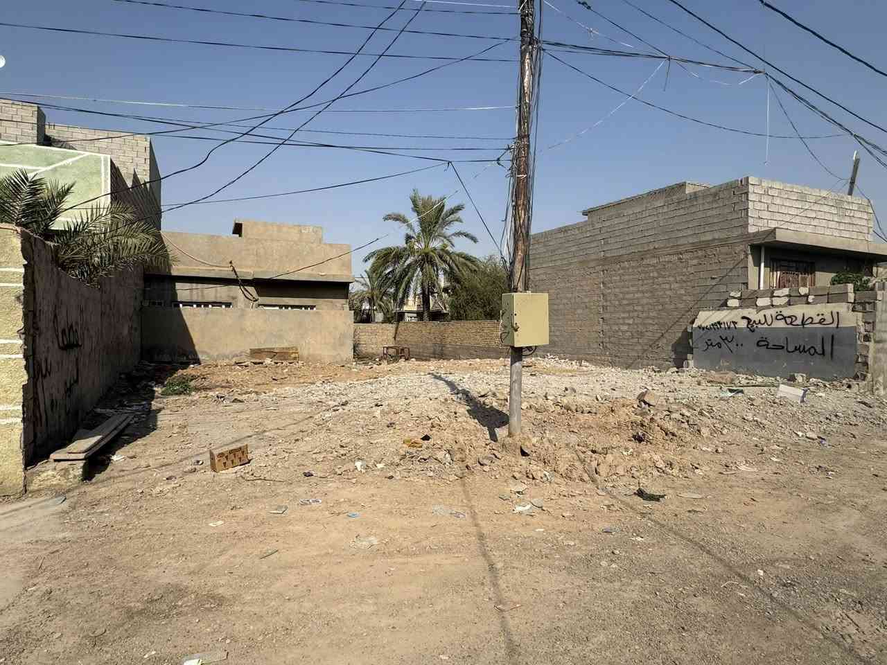 سلام عليكم قطعة للبيع المساحة300متر طابو زاعي سند 25 الموقع بعقوبة ام العضام شارع مدرسة البروج (تباع حسب الطلب) مطلة على الفرعين رقم الهاتف***********
