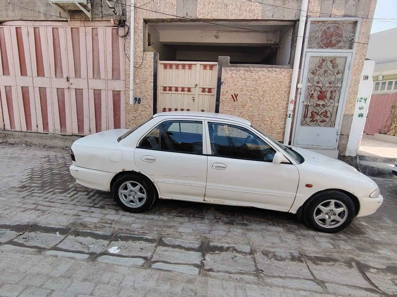 السلام عليكم

سيارة بروتون موديل /٢٠٠٤
للبيع...

للتواصل مع الرقم/***********
