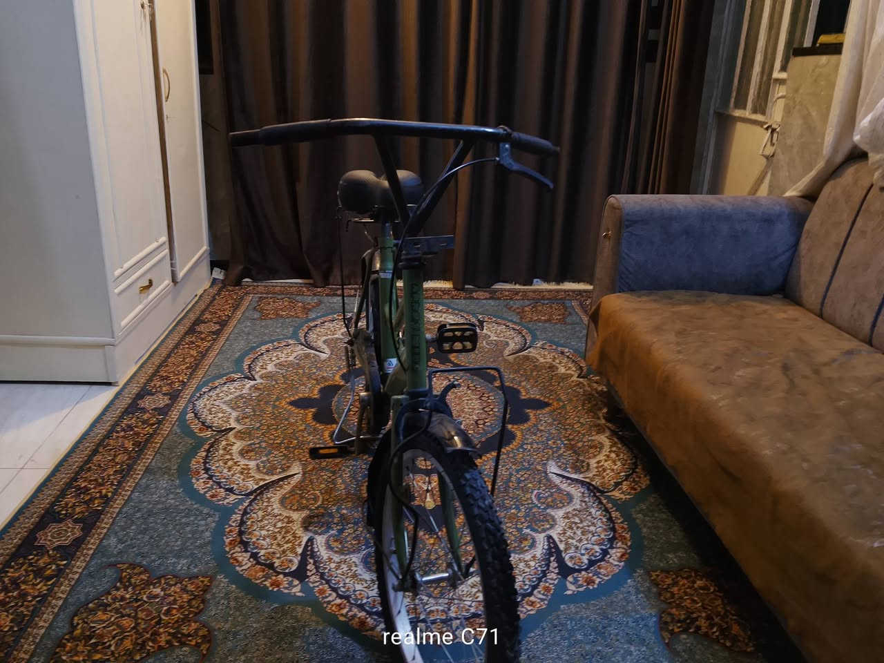 السلام عليكم بايسكل زيتوني للبيع السعر 75 بدون نواقص نهائياً تواصل ***********
