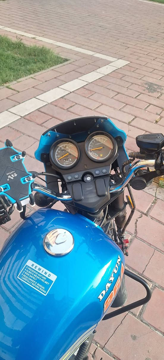 السلام عليكم 🌹 دايوان جبلي 🏍 2026 💪
الدراجة  ما مشتغله دلفري ابد ✨️
ونضيفه وادريلها دهن كله  ليكي مولي الاصلي ✅️

ماشيه 5000 قابل للزيادة صارلها عندي شهرين ونص

الون بحري 🔵🟦 

نضافة 100% ⚪️🔵
السعر 2500
العنوان 📍بغداد الصالحية ***********
