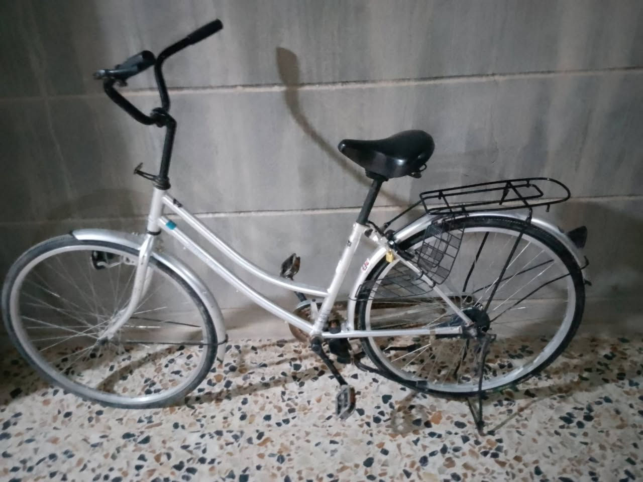 السلام عليكم
السعر 150 وبـي مجـال. بلاش لطيبين 🚭
او مراوس ب باسكل بنظافته. 
باسكل نضيف شوفت عينك لون 💙. 
الباسكل   . 
مديل 22 نظافه فول. 
 حله حي العسكري 
للتواصل خاص   بيك خير وتدلل 🤠💞.


**إذا كنت صاحب هذا الإعلان وتريد حذفه لأي سبب، رجاءا أرسل رسالة إلى الدعم الفني**