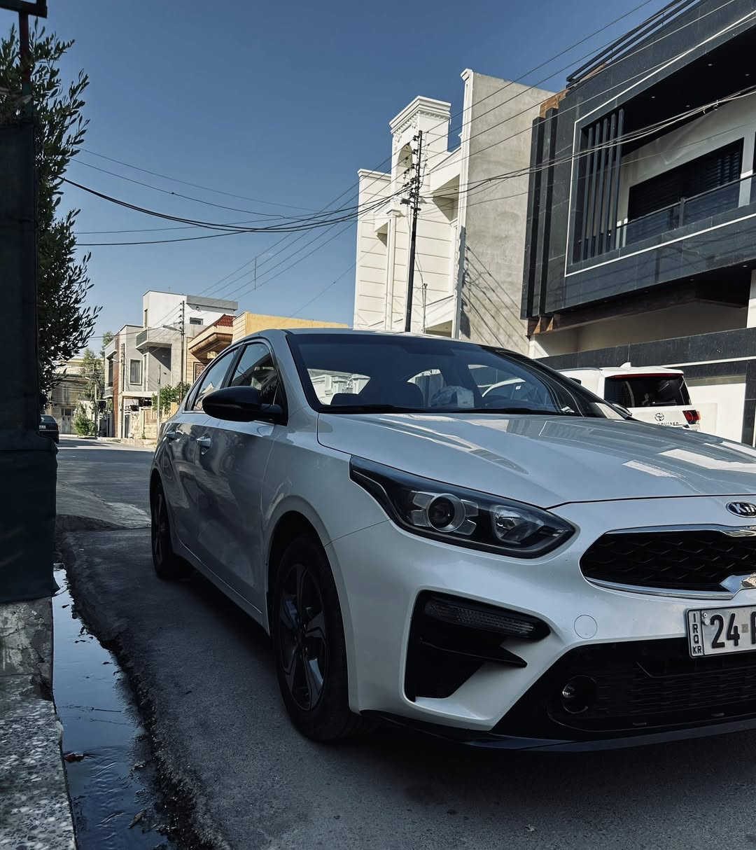 السلام عليكم
كيا سيراتو للبيع موديل 2019
سياره حيل حلوه 
ممشى السياره 118كيلوً
سياره كفاله بدون صبغ فقط بارد باب خلفي 
موصفات السياره 
1بصمه تشغيل بصمه أبواب تشغيل عن بعد 
2صندوق ذكي يفتح عند الاقتراب 
3شاشه اعطال
4حساسات امامي خلفي 
5درايف مود 3انظمه قياده 
6تحكمات ستيرينً
7ليت فراشه 
8لد خلفي 
9ويل كب 
10مري شفط وكهرباء 
سياره كلش حلوه بدون اي مصروف كامله 
سعرها 152وبيها مجال للشراي 
مكان سياره موصل حي الوحده 
***********
