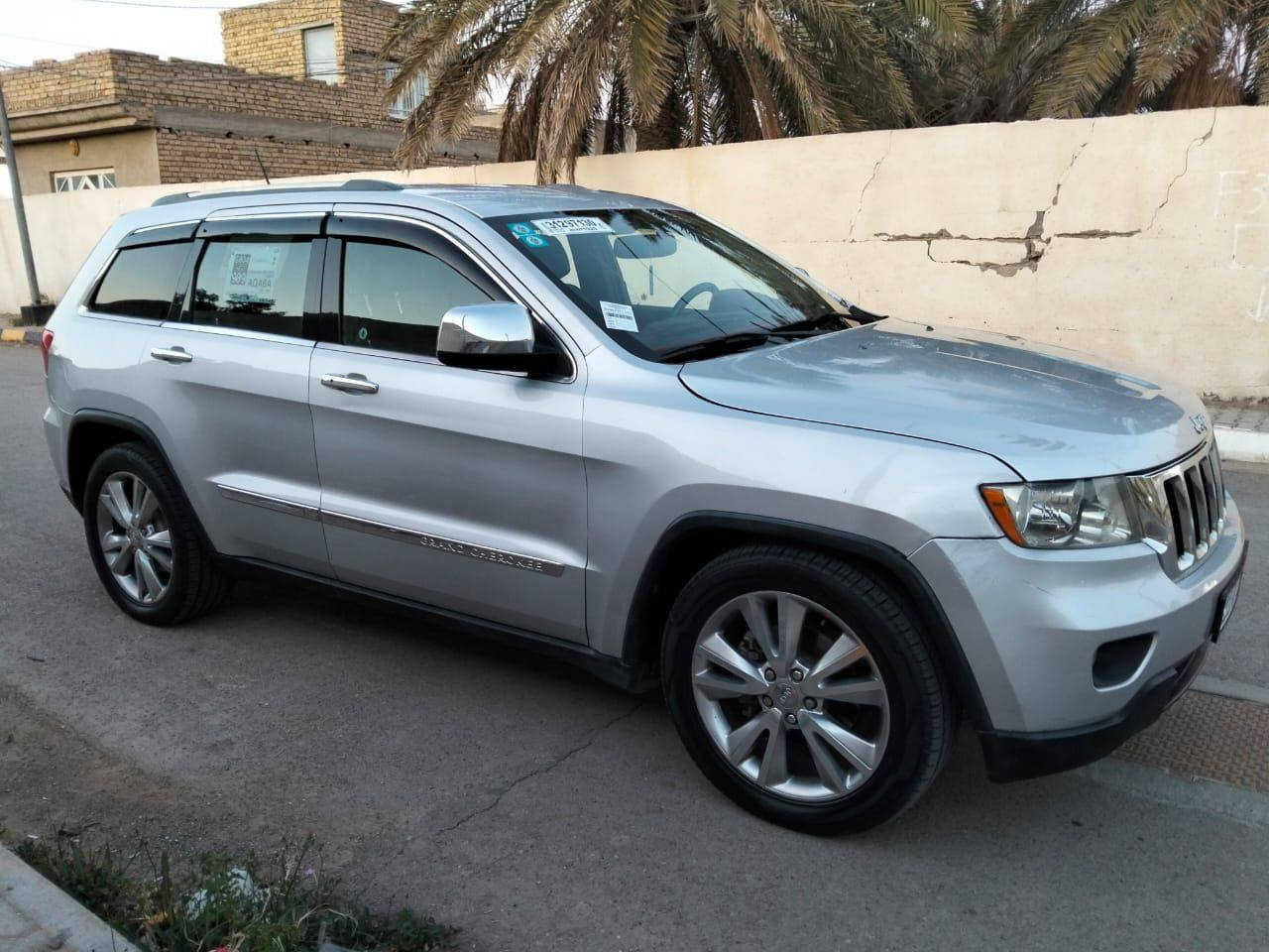 السلام عليكم جيب لاريدو موديل 2012 وارد امريكي ضررها جاملغ امامي وبنيد وباب الصدر بس صبغ وباقي السياره مكفوله وجاهزه من تخم تاير من حداديه امامي خلفي مكينه وكير 3600 مكفولات  تبريد تدفئه  رقم بغداد بأسمي رقم جديد وسنويه جديده  سعر 135مكان سياره بواسط الرقم ***********
