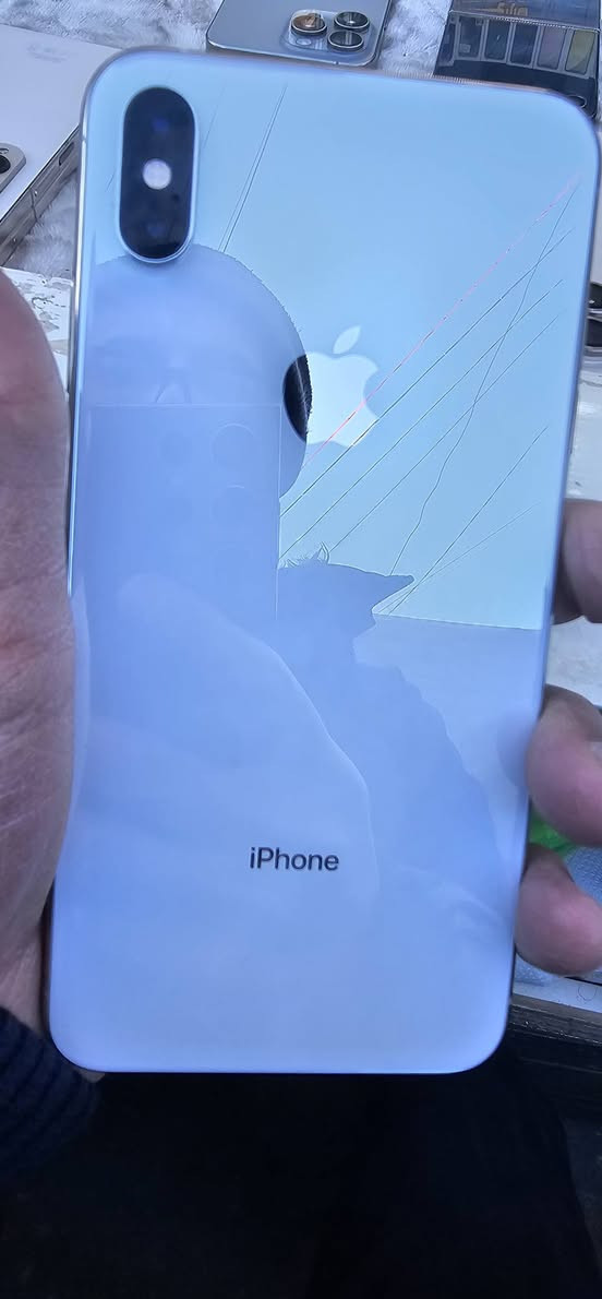 اكس ماكس 
٥١٢ كيكا 
بطاريه ٨٠ 
بصمه وجه شغال
سيم شغال
كامرات سماعات ومايك شغال
سعر ١٥٠ الف 
*********** واتساب اربيل
