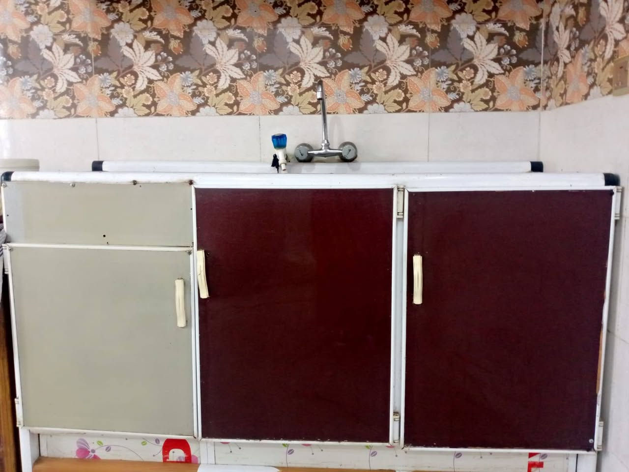 سنك مع ملحق للبيع  150 وبي مجال قليل  *********** المكان النعمانيه
