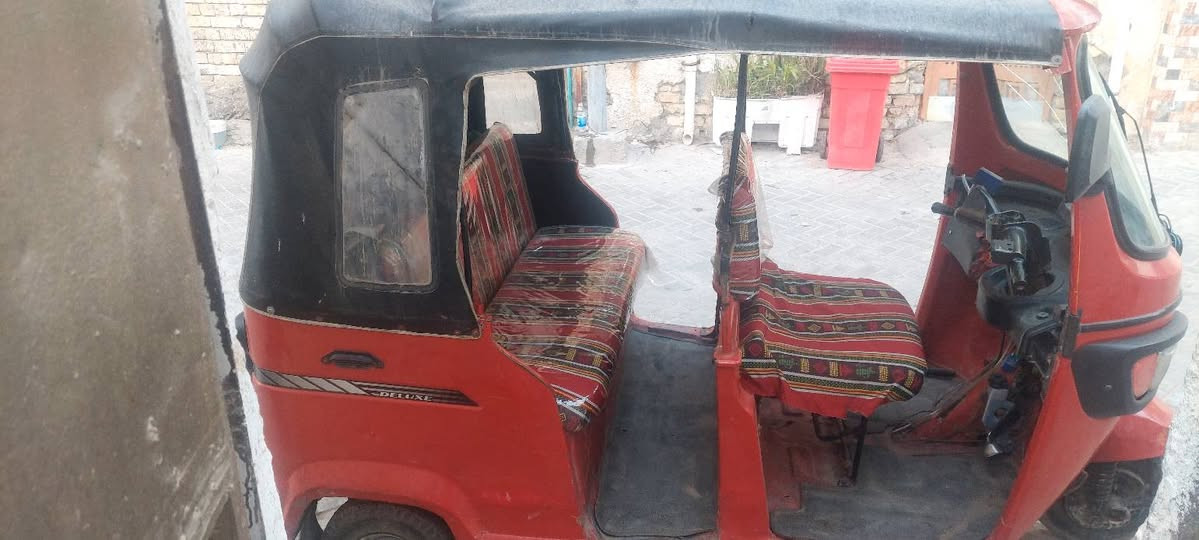 سلام عليكم تكتك للبيع موديل ١٨شهر ١١داخله ب١٩ السعر ٣و٣٠٠مكينه ٢١شرط اوراق اصوليه كبل لترقيم ضفاير خير من الله المكان مدينة الصدر رقم الهاتف ***********
