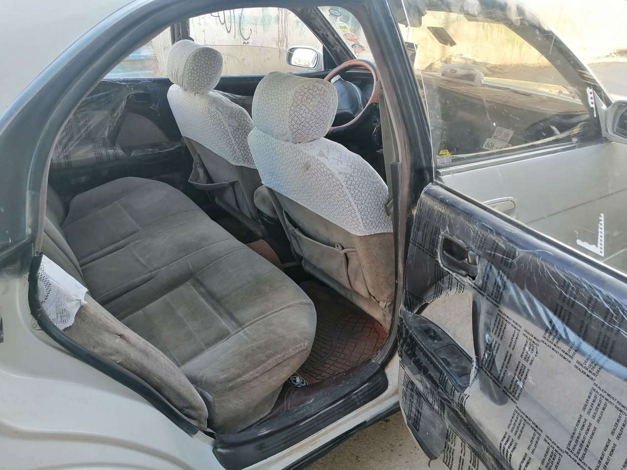 السلام عليكم سياره بطه ١٩٩٢ نضيفه كلش مكفوله من الضربه كلش نضيفه ***********
