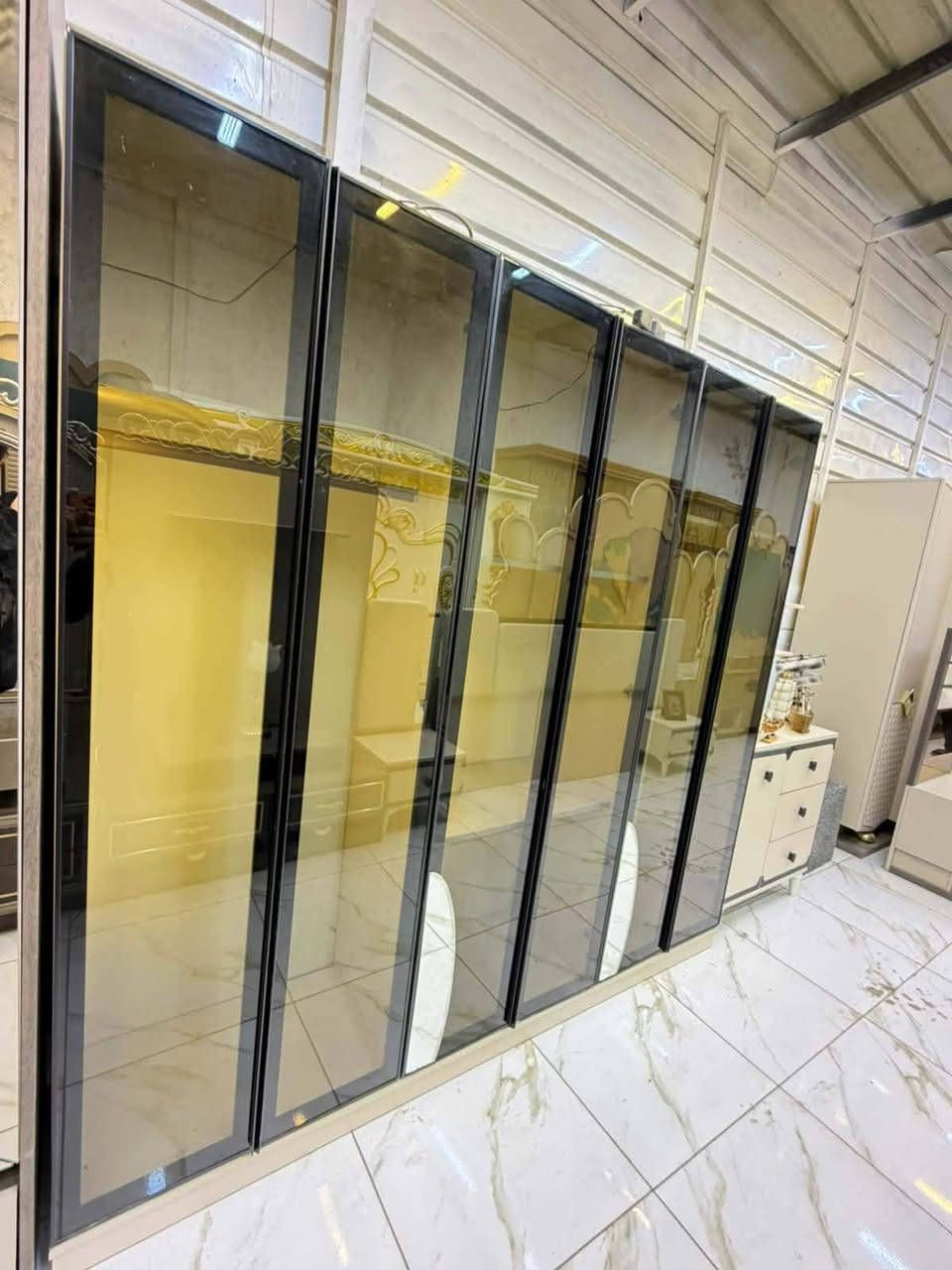 جمال الغرف والمصداقية يم معرض فتاح الجبوري غير✨
غرفة نوم النظافة 95% والسعر مناسب جدًا بهيج غرفة حلوة وشد ونقل متوفر كافة محافظات العراق واتساب ☎️☎️***********☎️☎️
