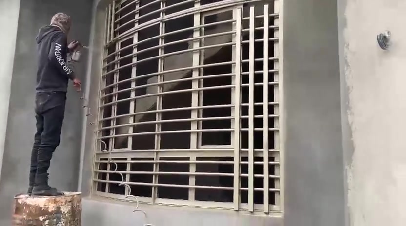 السلام عليكم يوجد كادر تنضيف شبابيك وصبغ شبابيك بسعر مناسب
وهذا شغلي كدامكم 
هذا رقمي للتواصل ‏‪***********‬‏
@إشارة

