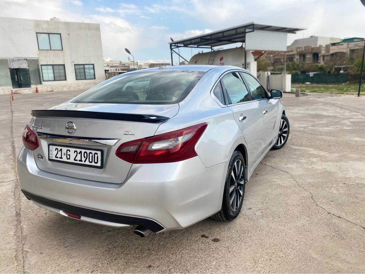 التيما 2018
بيه قطعتين تبديل بلاد 
وقطعه ونص صبغ
ماشيه 132
سنويه جديده لحد 2028

*********** أربيل, العراق
