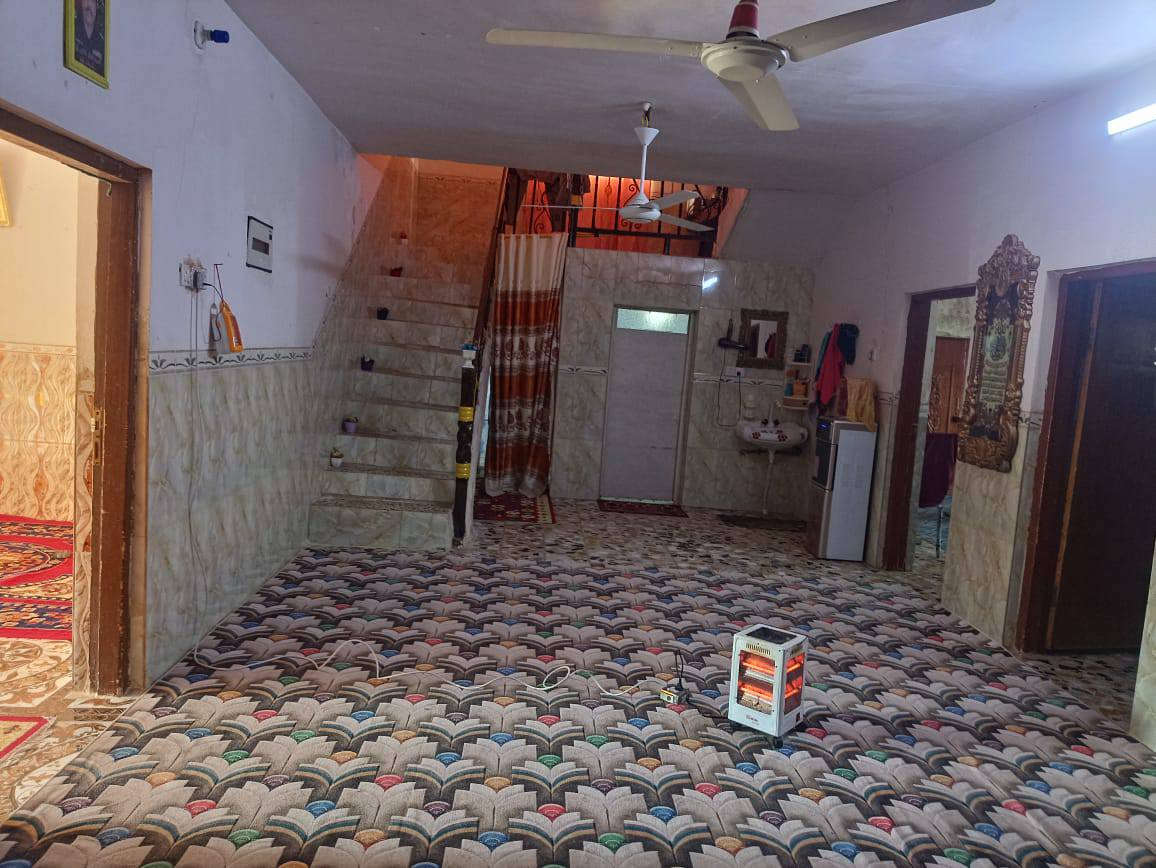 بيت للبيع مساحة البناء 300 مع حديقة جانبية للبيت
مشمول بالتثبيت بالبلدية يتكون البيت من غرفتين 5×4
و مطبخ 4×4 و صاله 4×4 و هول 7×4 و مخزن عدد 2 داخلي و خارجي و صحيات داخلية و خارجية 
المكان قضاء الحي ناحية البشائر قرب إعدادية الحي المهنية 
الاستفسار أكثر الاتصال ع الرقم ***********
