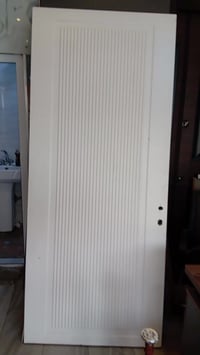 أبواب نضيفه جدا السعر ١٧٥ الف مع الشد والنقل داخل بغداد مكان شارع فلسط...