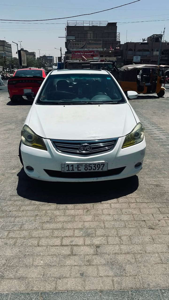 BYD G3 مديل 2013 كير اوتماتيك رقم بغداد انكليزي سنويه جديده  تحويل ثاني يوم   سياره نضيفه تبريد تدفئه شغال حداديه جديده امامي خلفي شاشه كامره منضومه زنون كهربائيات شغاله كلها كب اسود كامله مابيها اي نقص بيها ملاحضات بسيطه 
وبيها صبغ بل باب 
سعر 58$ وبيها مجال بسيط

***********
