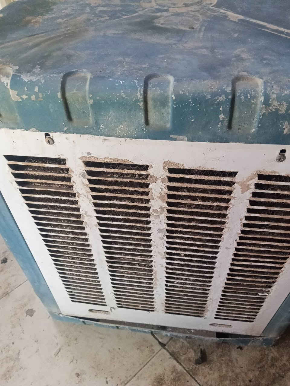 مبرده للبيع حجم كبير كلش نضيفه ما بيها خياس كامله مكمله بس تشغل السعر 65 الف ملاحظه اليجي اول واحد ابيعها


**إذا كنت صاحب هذا الإعلان وتريد حذفه لأي سبب، رجاءا أرسل رسالة إلى الدعم الفني**