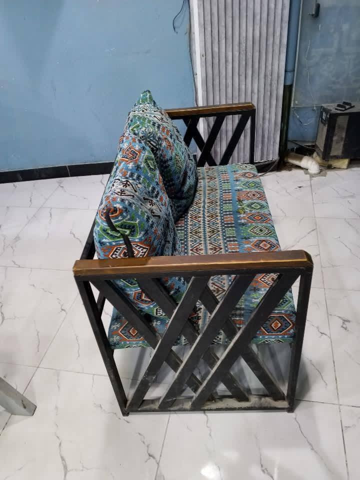 قنفات حديد تزكام مو جاهز تزكام ثقيل كشنات سفنج ظغط البيع القطعه قفل ب50الف العدد 8قطع المكان ديوانيه دغاره ***********
