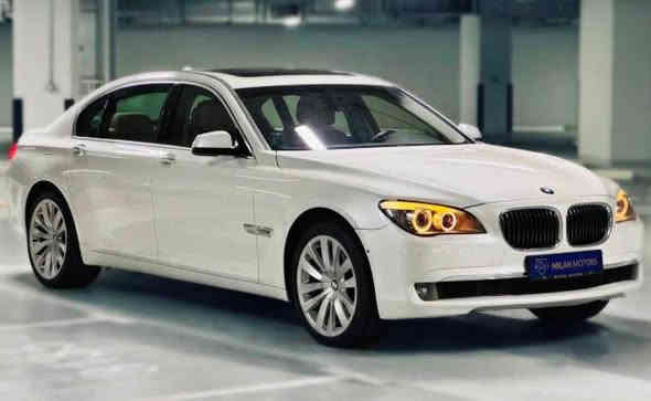 740
فول مواسه فات
بي بؤياخ بي شوخ
سه ياركه سفره 
نوكه ده زي پيوه نيه 
بي ره قه مي دوبه ي 
ته نها مه نه فيستي له گه له
ژماره ي ته له فؤن 
بؤنرخ كؤمنت بكه
***********
*********** دخان
