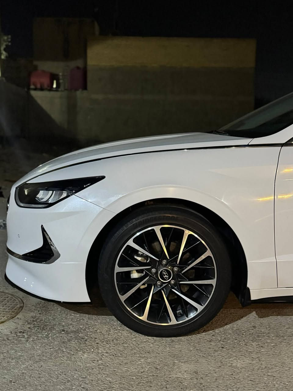 السلام عليكم
سوناتا ٢٠٢٣ خليجي فول ١ع١ 
كفاله عدا كم ملاحظه بسيطه
بصمه / بنوراما / بردات خلفيه // فول الفول
ماشيه ٥٥ ورقم شمالي سياره جديده حيل // 
ميكنه دوش 2500 
مكاني بصره 
سعر ٢٠٠ وبيه مجال 
*********** 
ما متواجد على الإنترنت
