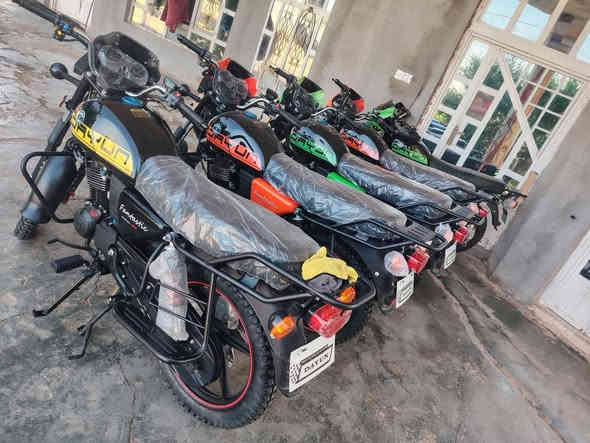 السلام عليكم ورحمة الله وبركاته يوجد لدينا دراجات ديوان اسعار مناسبه جبلي وكلاسك رقم بدون يوجد خدمه توصل ديالى يوجد توصيل ال بوابه بغداد انتصل ودلل *********** ابو سراج بل موديل ٢٥
