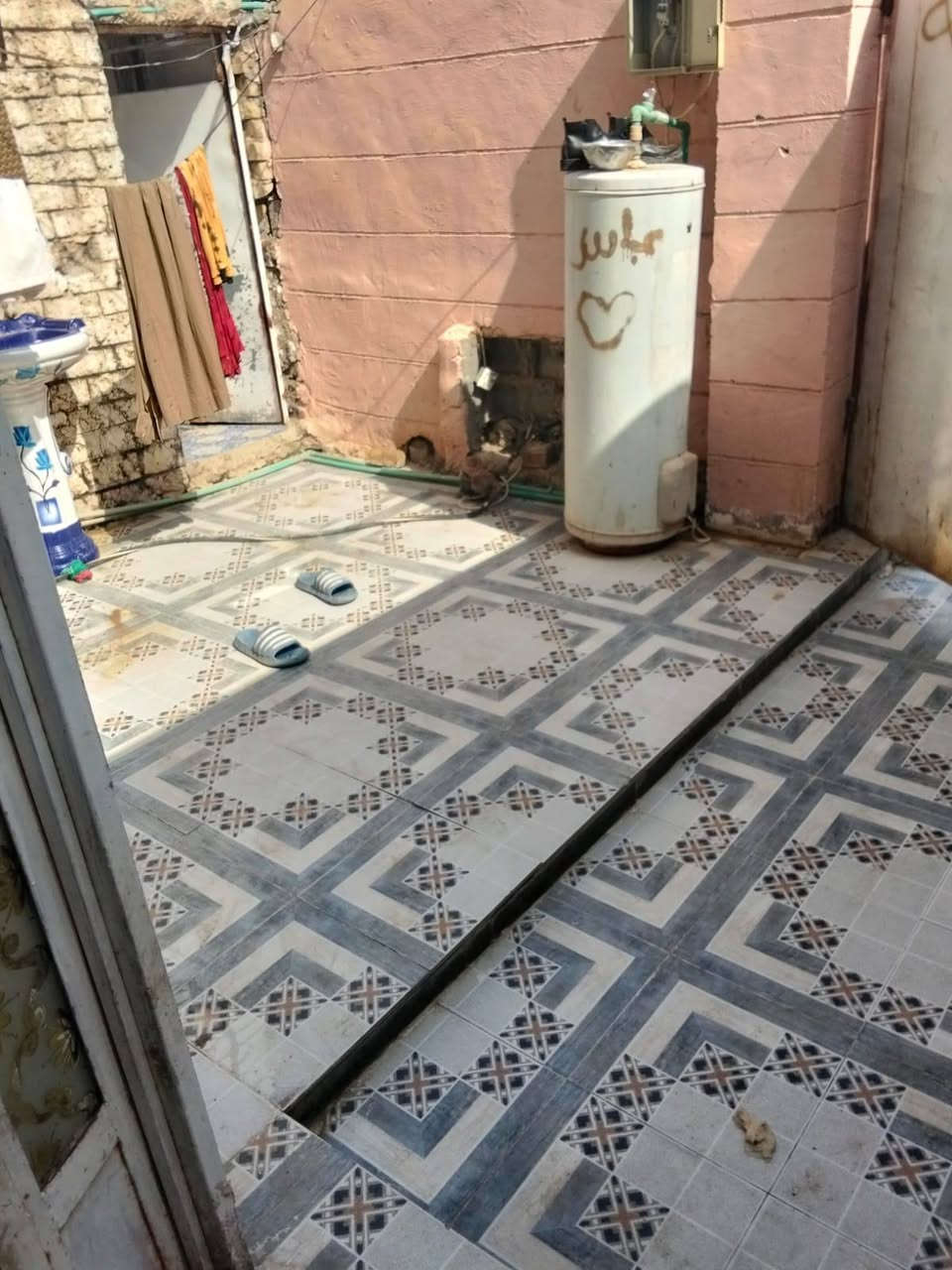 السلام عليكم بيت للبيع مساحه 240 متر شارع الشمري للأستفسار أكثر اتصل‏‪***********‬‏
