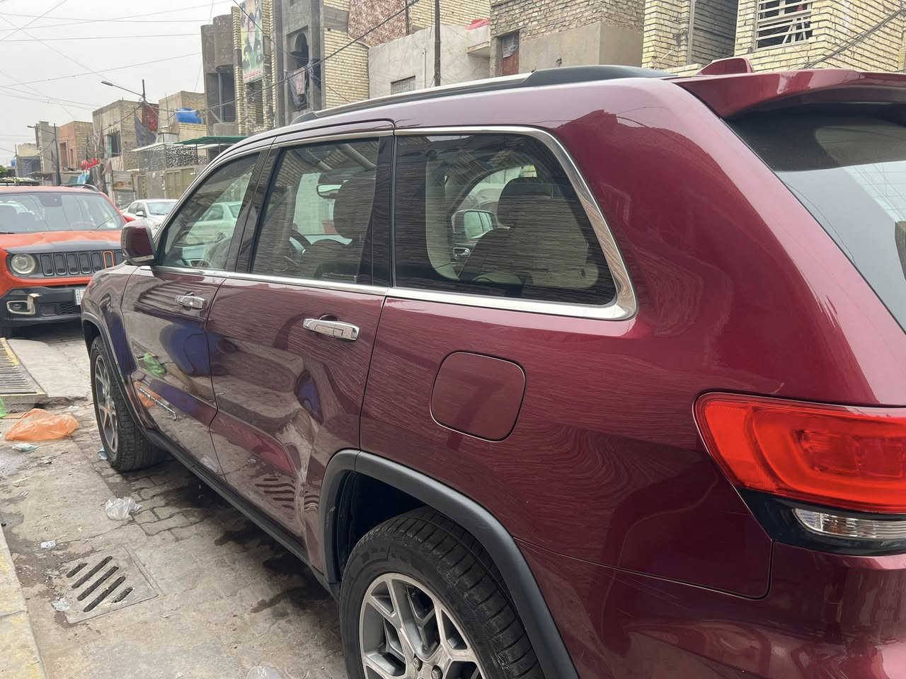 جيب 2017  خليجي لمتد
جكات 
بانوراما بصمه  جنطه كهرباء 
ماشيه 145 الف كيلو حقيقي
ستتم صوت 10 سماعات دمام
ترحيب  يدات ومري شفط واشاير 
بصمات عدد 2 شركه 
سبير منازل 
ستيرن كهرباء  وشفتات 
كشن كهرباء  خزن  جلد  تدفئه تبريد   خلفي تدفئه 
محرك 3600   فور ويل  
زراك لايت 
داخل بيجي 
حساس امامي خلفي جانبي   
لد امامي خلفي  بجم  زنون
مبدل محرك مال 20 
جميع انواع القياده  
تشغيل عن بعد 
بيها صبغ دعاميه والباقي مكفول  من صبغ بيها بارد بالصندوك على كد شبر وبلجاملغ الامامي اصبعين والبنيد والجاملغ الايسر مفتوحات ما اعرف ليش فاتحينهن مابيهن ضرر 
سياره جاهزه ونظيفه كلش وسونرها موجود 
تحول ثاني يوم رقم جديد شمالي باسمنه
مكاني بغداد  السعر ٢٤٣
***********
