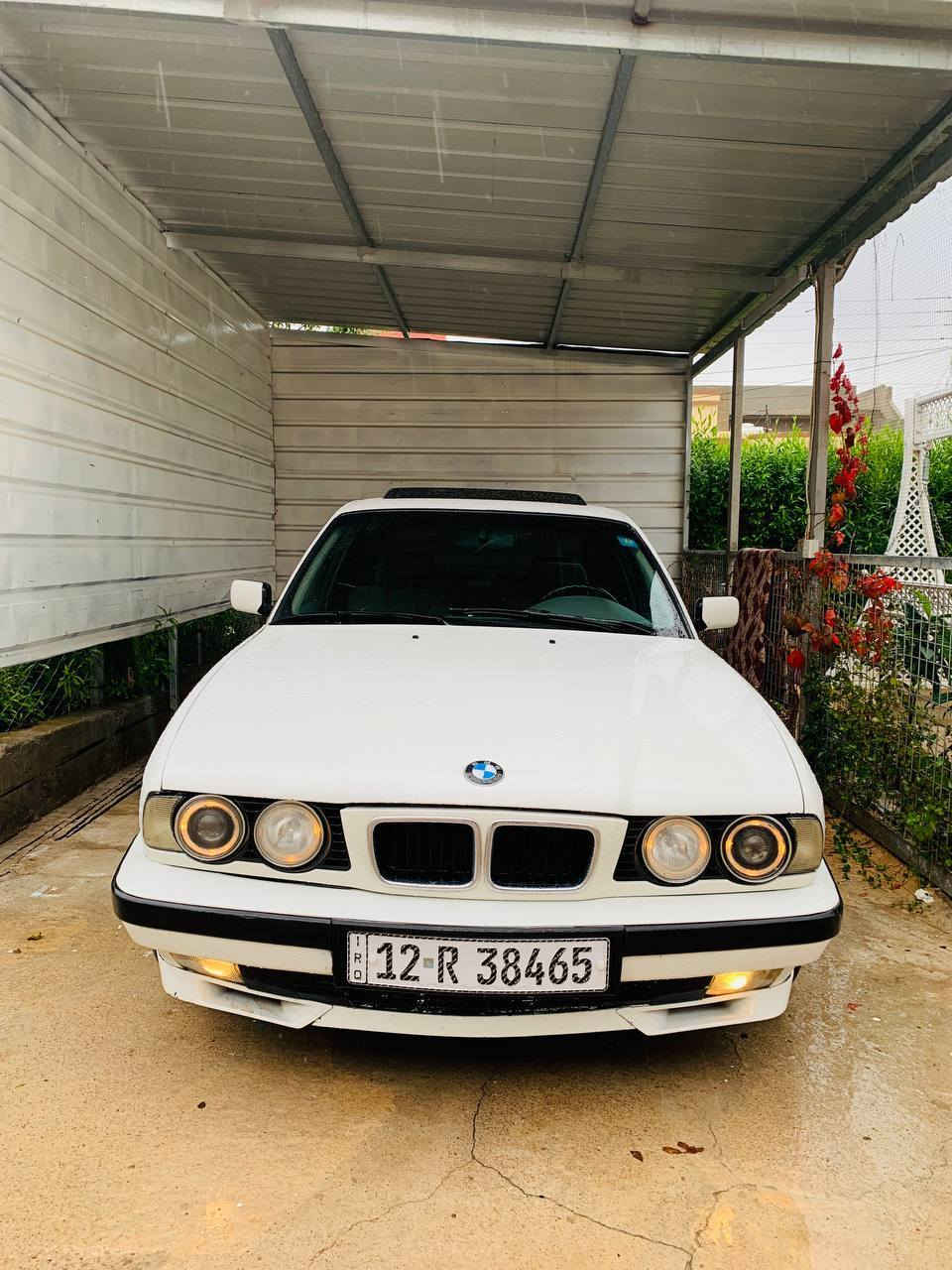 BMW 1991 525Ai
فول فوله 
گئر و مه كينه به شه ره ت
نمونه له جواني 
هيجي نيه بئ ده عم بئ سبوخ 
ره قه م و سه نه وي هه زه هه موي تازه نوئ كرايه 
به ناوي خؤمانه ته عويل وه كاله به شه رت
اروس
***********
