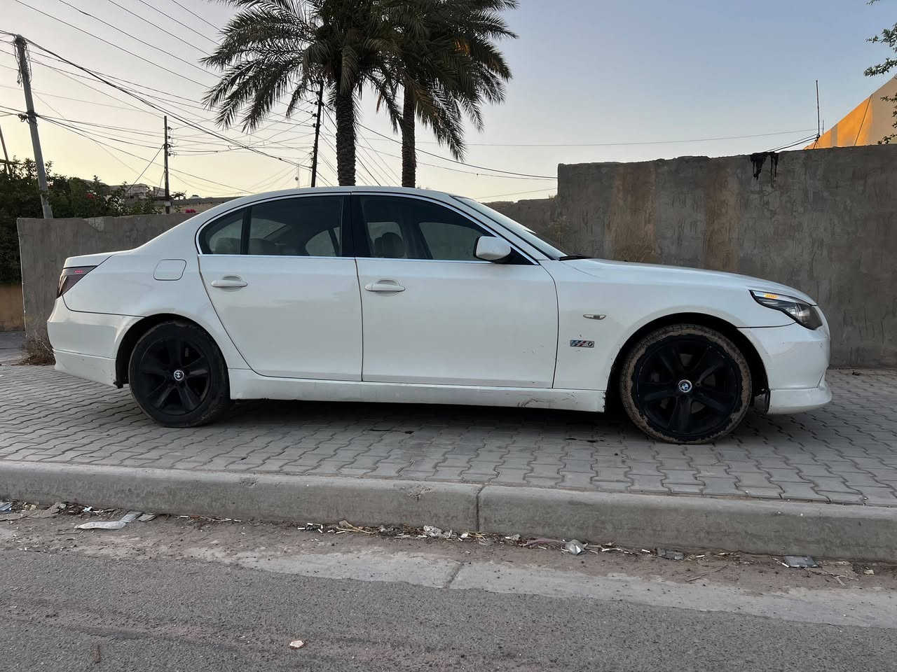السلام عليكم
بي ام دبليو e60  
حجم 535i سته سلندر توين توربو 
رقم بغداد جديد 
مكينه وكير مكفولات 
حادث جاملغ الامامي عكس السائق وبنيد 
تبريد ثلج 
السعر 100 وبي مجال بسيط 
للأستفسار *********** 
متوفر فقط واتساب واتصال غير متواجد ع الفيس بوك
