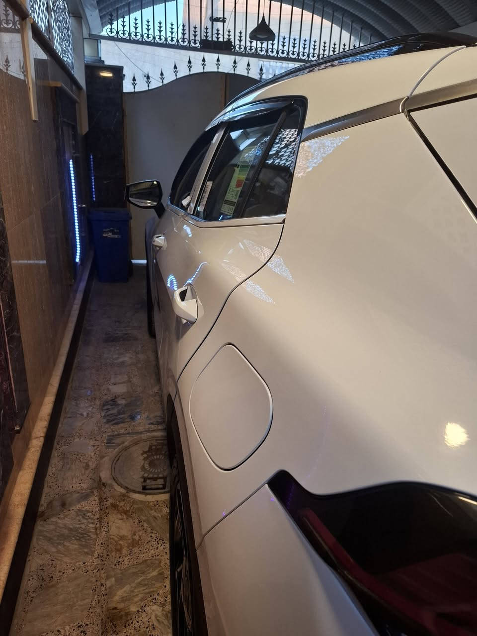 � كيا سبورتج خليجية 2025 – للبيع
📍 الموقع: بغداد
🔢 رقم السيارة: أربيل

🔹 الموديل: 2025
🔹 الوارد: خليجي
🔹 الحالة: ممتازة
🔹 الممشى: 8,000 كم (قابل للزيادة)
🔹 المواصفات: فول مواصفات 1/1
❌ ماعدا GT Line

✨ المواصفات:

 • سقف بانوراما
 • كراسي كهرباء
 • صندوق كهرباء
 • اشاير بالمراي
 • تشغيل عن بُعد
 • دوشمة كاملة
 • كشنات
 • السيارة نظيفة وجاهزة للاستخدام

💰 السعر المطلوب: 257 ورقة
🤝 قابل للتفاوض البسيط

📞 للاستفسار:
***********
