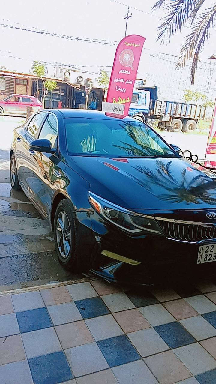 السلام عليكم كيا اوبتيما للبيع وارد امريكا 2019حادثها بنيد فقط كد شبر ومصبوغ يعني قطعه وحده صبغ الباقي سياره مكفولا من صبغ والبارد سونارها موجود وصوره الحادث مال امريكا موجود كلش خفيف بطارف البونيد بدون دواخل لاشواصي ولالغد سياره نظيفه مال بيت حتى سبيرها منازل ماشيه 66miكير مكينه شرط الفحص مامفتوح رقم اربيل تحويل ثاني يوم هزة وسنويا جديده بس تحويل ملكيه سياره تبريدها ثلج شرط الغاز مال شركه مالها سياره متصرف عليها ربع مواصفاتها شاشه كبيره 
توقف عن الاقتراب 
رادارات 
حساسات خلفيه 
كامره دواره
لايتات زينون بعد بيها مواصفات
مكانها الموصل السعر 145وبيها مجال 
للاستفسار الاتصال على الرقم ***********
