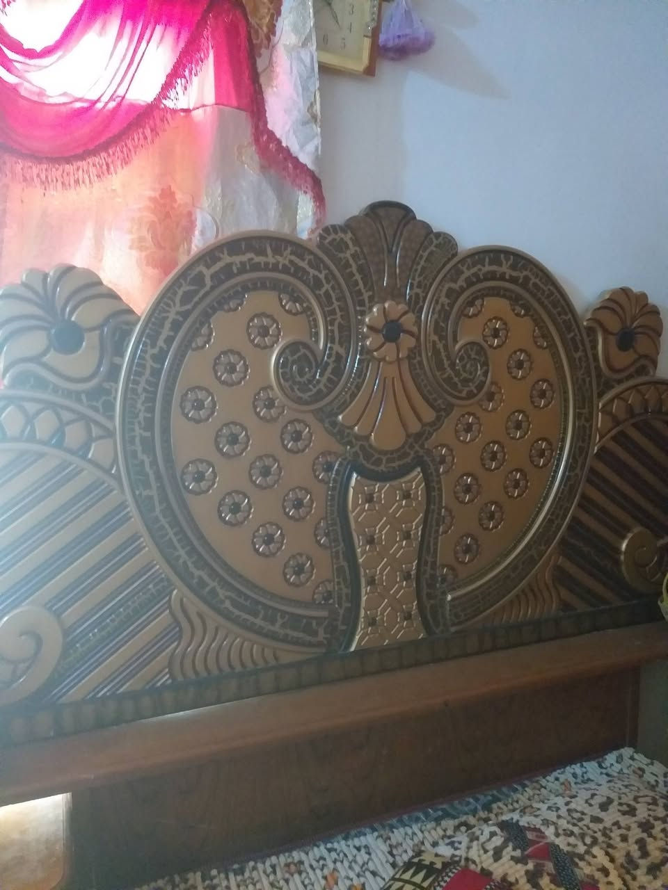 غرفة اخشاب تسگام فول نضافه الاستفسار على الرقم ***********
سعرهه 850
بيه مجال بسيط
