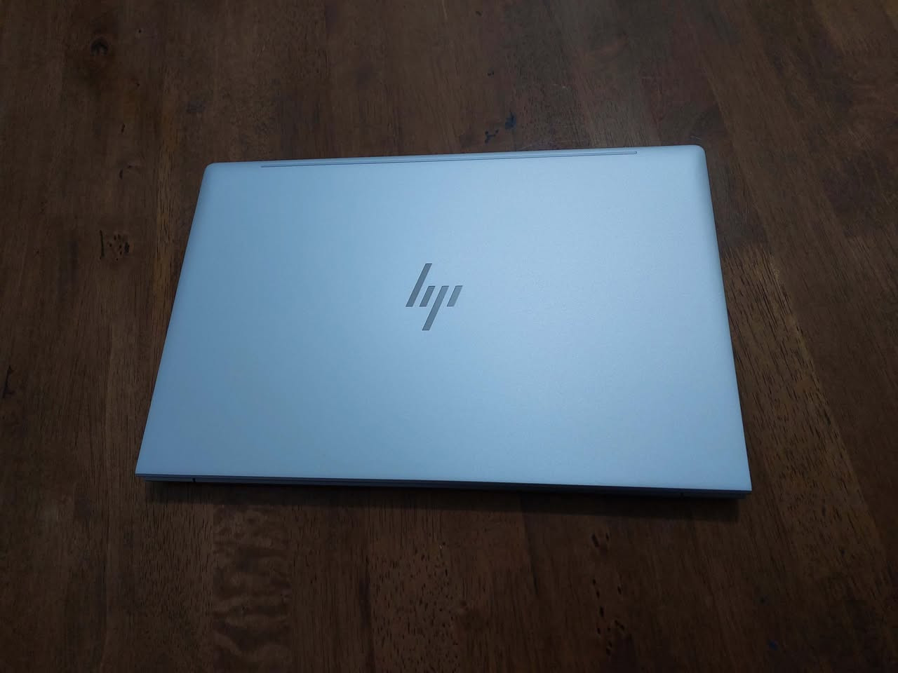 السلام عليكم ..  جيل 12 ....رام 16 كيكا  ...تحفةالكترونية من شركة hp  بلون وشكل وتصميم مميز جدا (المنيوم مو بلاستك)  ... شاشة حجم 15.6 دقة FULL HD 1080 نوع IPS الوان طبيعية  ... معالج قوي  كور اي  5  جيل 12  ..هارد نوع SSD M2 السريع ....بصمة اصبع ... اللابتوب جديد بمعنى الكلمة و شكلة روعة وسوبر سلم وشحنة فوق الممتاز  ملائم للبرامج الهندسية  والتصميم  والدراسة والاعمال وغيرها  ابيعة عالفحص والضمان السعر 350$  للاستفسار الاتصال *********** او *********** (واتس)
