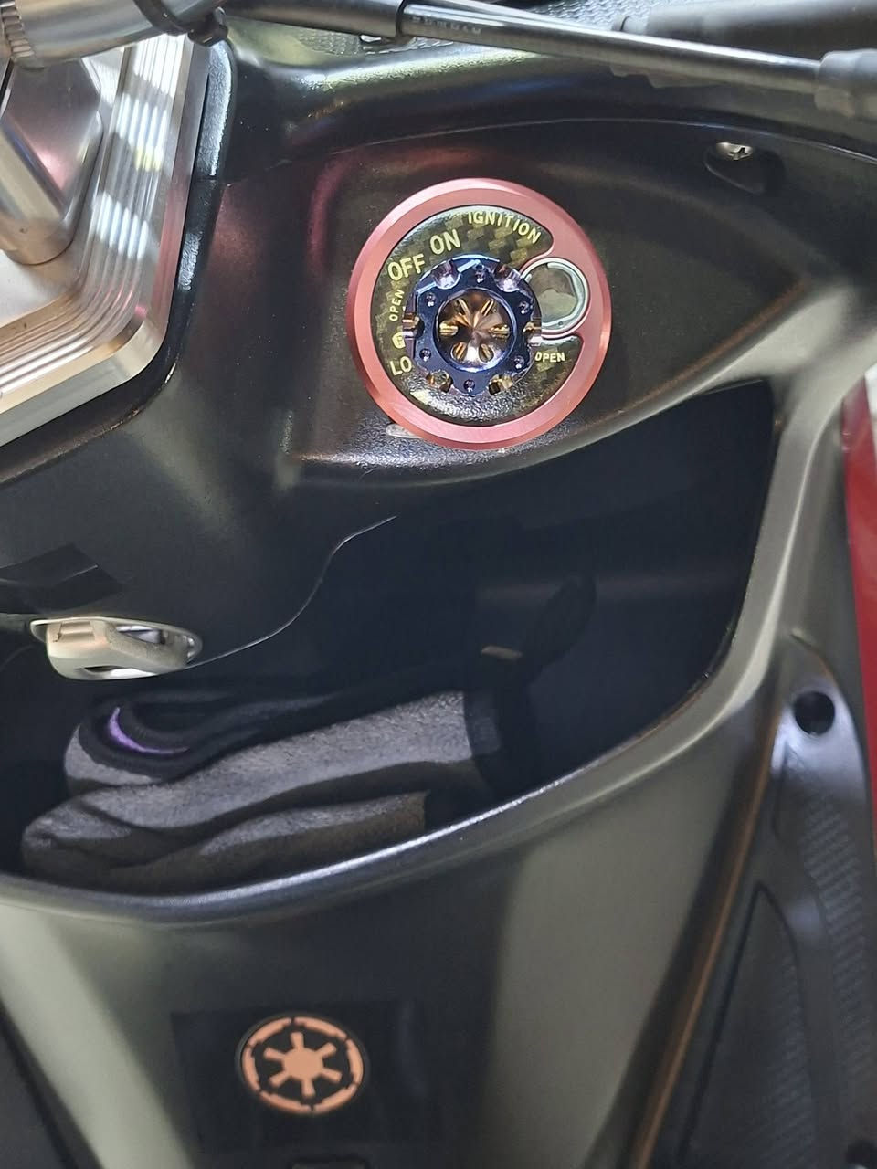 ياماها ،SMAX 
اخت الزيرو ماشية 10 الاف 
فول تزويد متروسة غراض بكلايت مزود ماصدة مزودة
وياله مزودة عنبار بريك مزود فجوج برمبو أصلي 
دراجه بيها كلجات رياضي عليها شلعه اقوى من تي ماكس 
بيها هواي تفاصيل لو اكتب جريدة مايخلصن 
شراي أتصل 
سعرها 20 ورقة ***********
مكاني بغداد مدينة صدر
