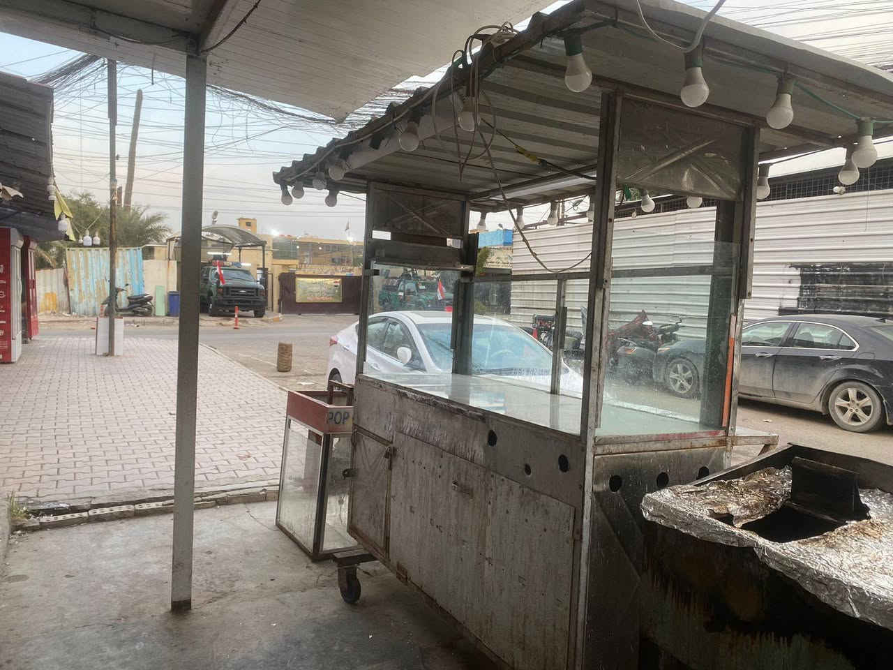 ميز فلافل او عصائر
ب75 الف 
بغداد الكرخ الجعيفر 
***********
