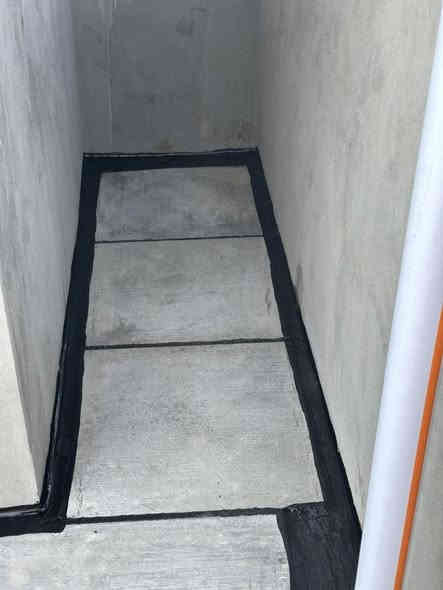 السلام عليكم عملنا في منطقة كفاءات السيدية 
فلانكوت وزفت مع نايلون زراعي وزميج شتايكر ماستك 

علي الجنابي  لعمل السطوح شتايكر وكافة انواع العوازل
***********
