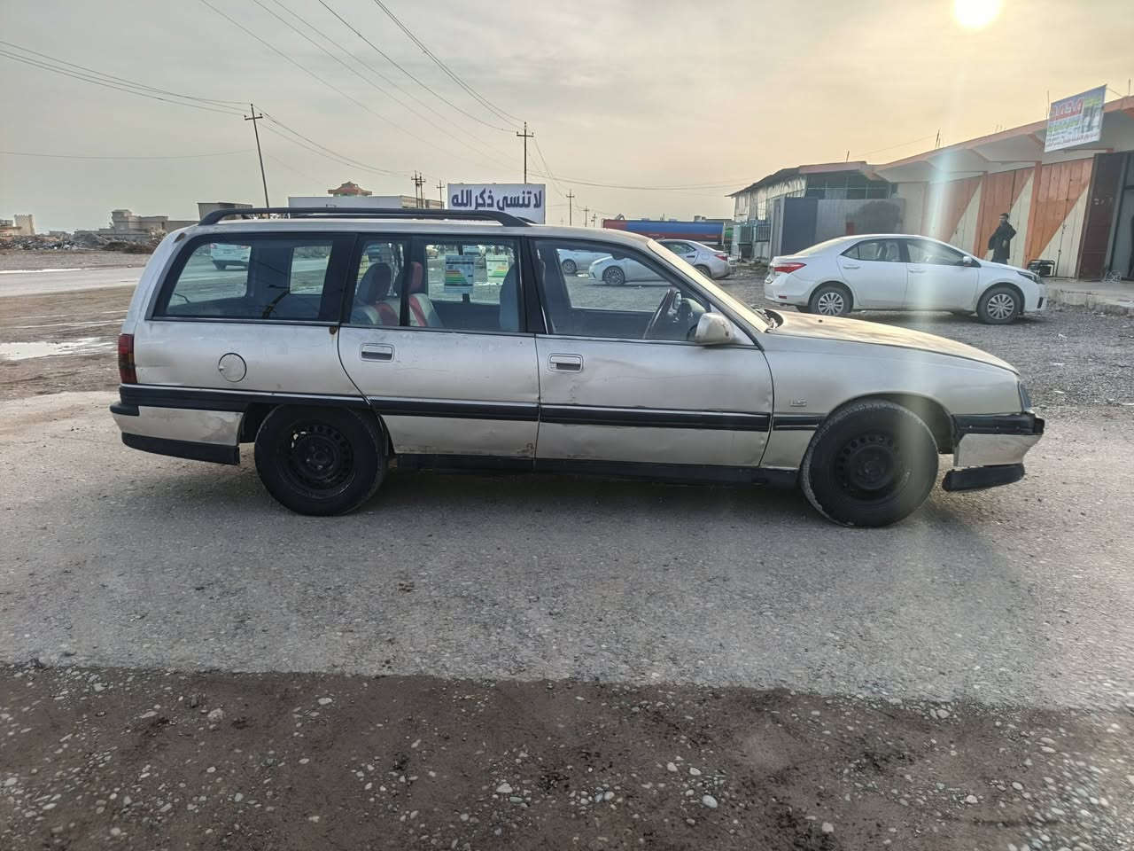 السلام عليكم أوبل اوميكا كير ومحرك بطه توماتيك مابيها لاطخه ولا صبغ شرط من الدعاميه للدعاميه طخم تاير بلباكيت باتري جديد صدر أمامي خلفي جديد داخلها حيلل حلو بسعر مناسب ***********
